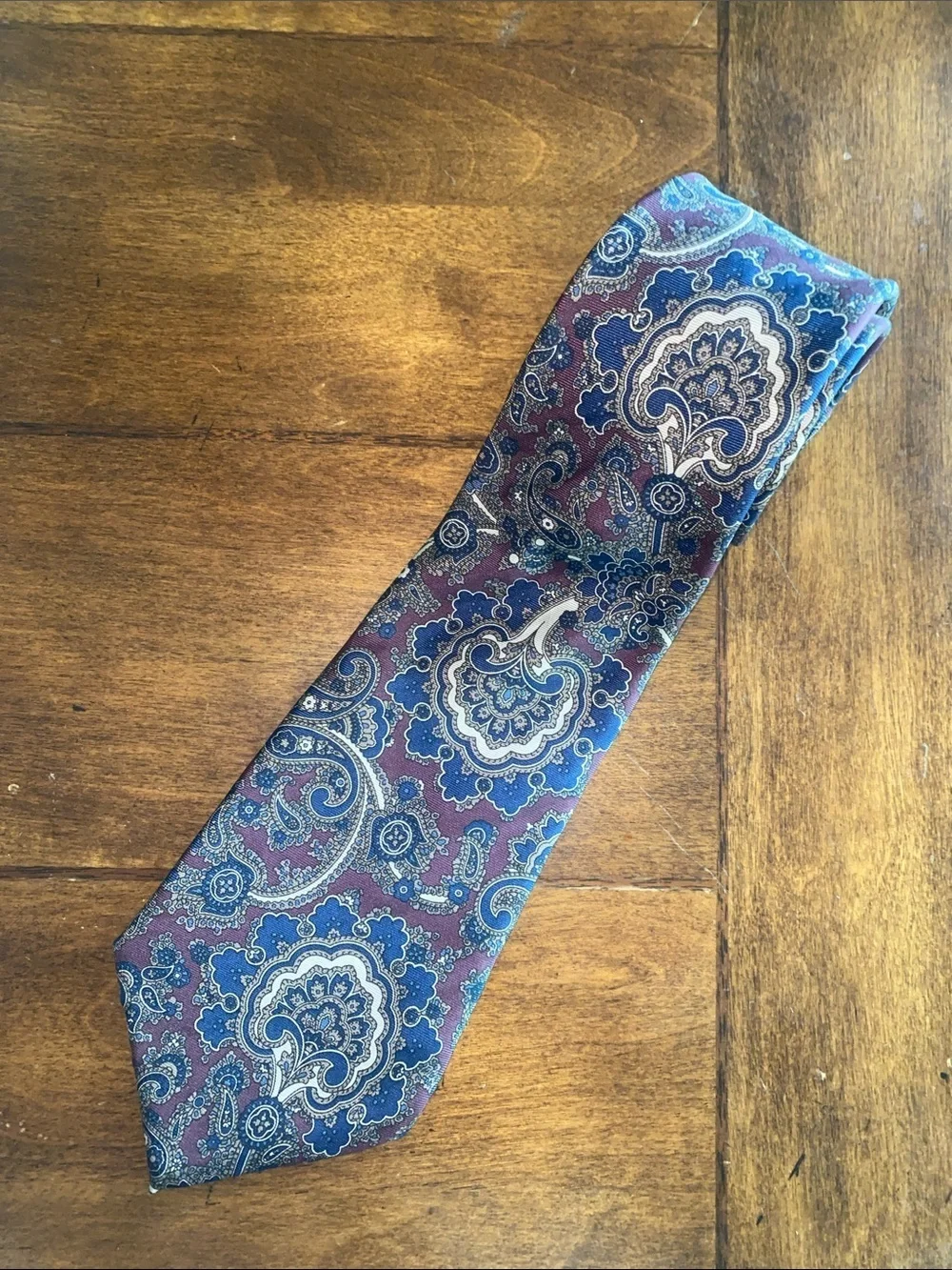 Oscar de la rent 100% silk Men's Paisley Silk Tie in deep berry Blue and Brown